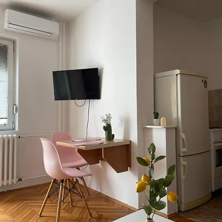 Διαμέρισμα Lola *